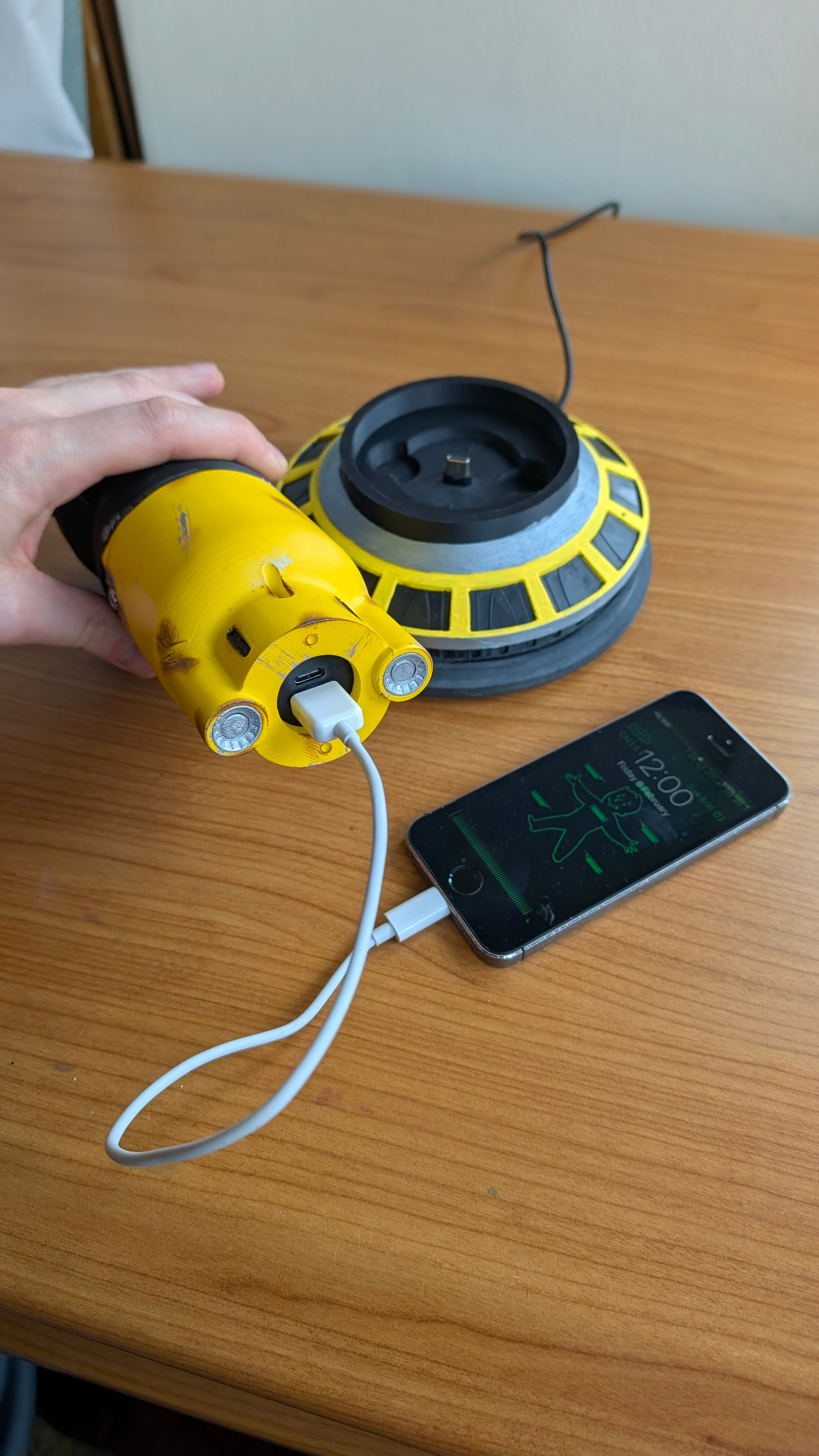 Fallout Fusion Core Power Bank