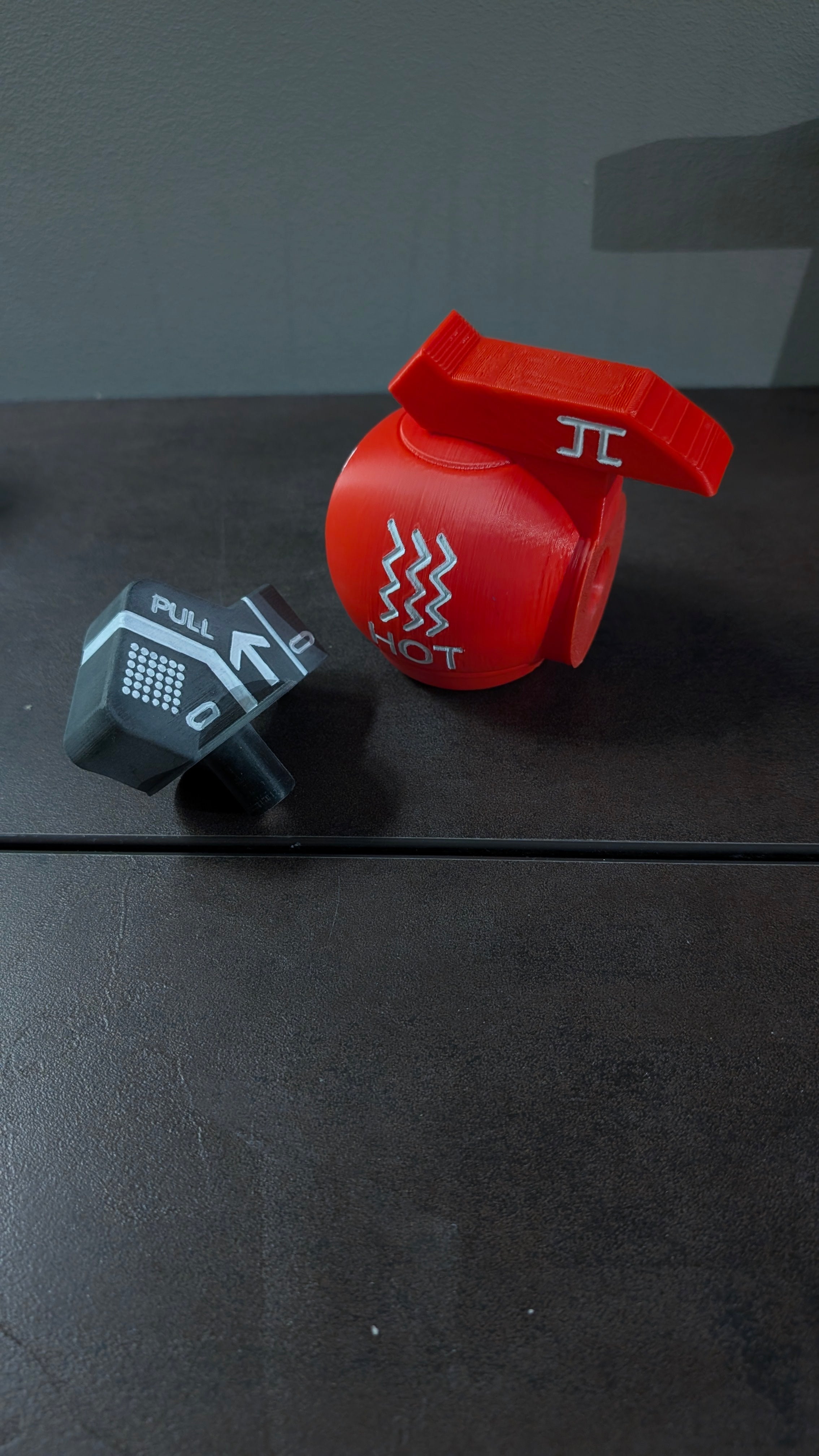 Marathon Heat Grenade Prop – Handmade Sci-Fi Collectible