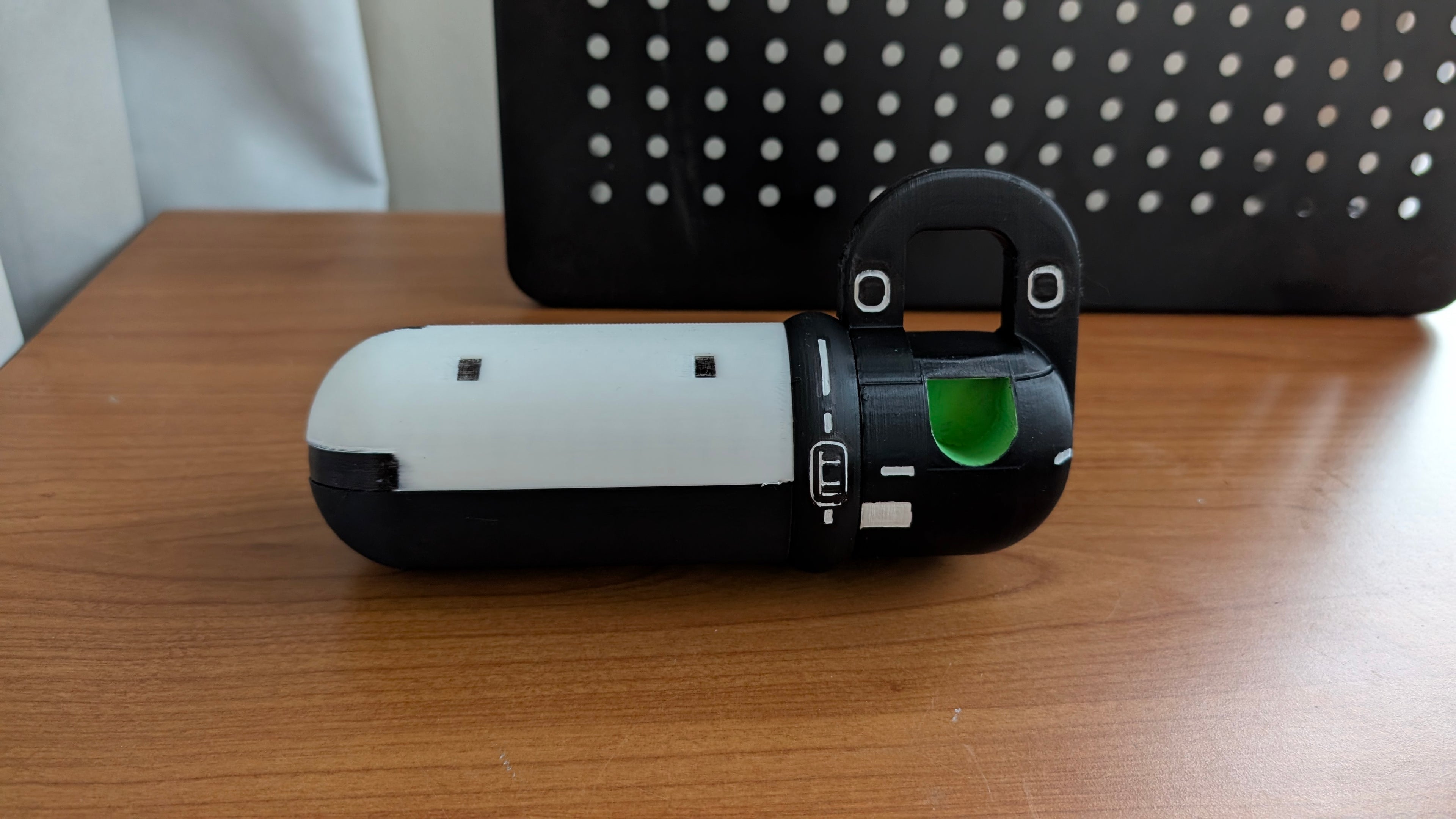 Marathon Smoke Grenade Prop – Handmade Sci-Fi Collectible