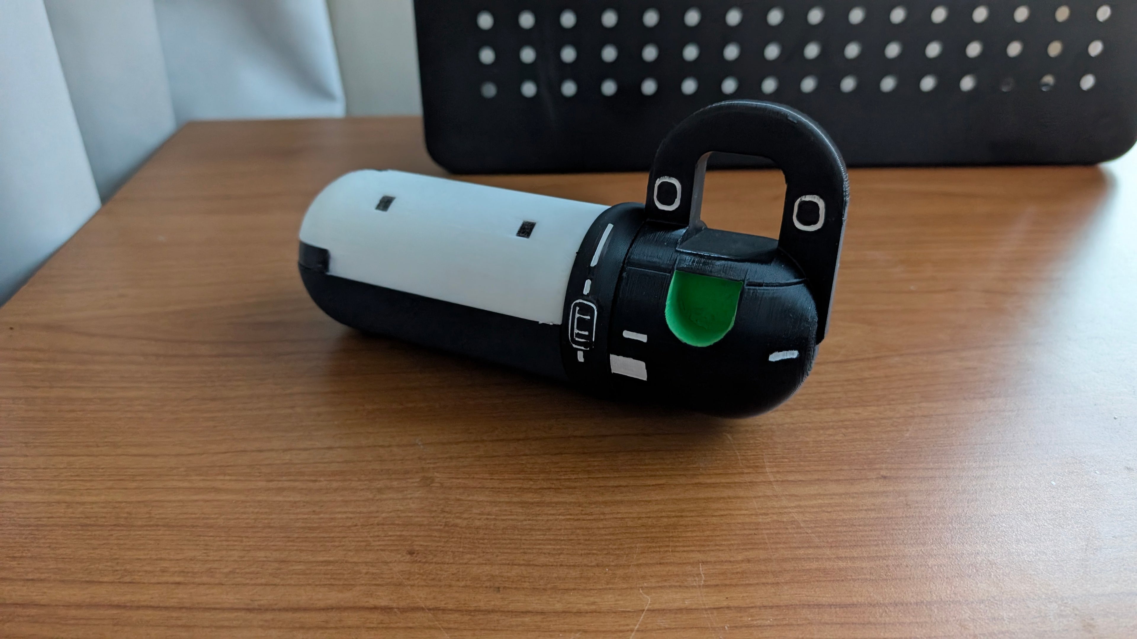 Marathon Smoke Grenade Prop – Handmade Sci-Fi Collectible