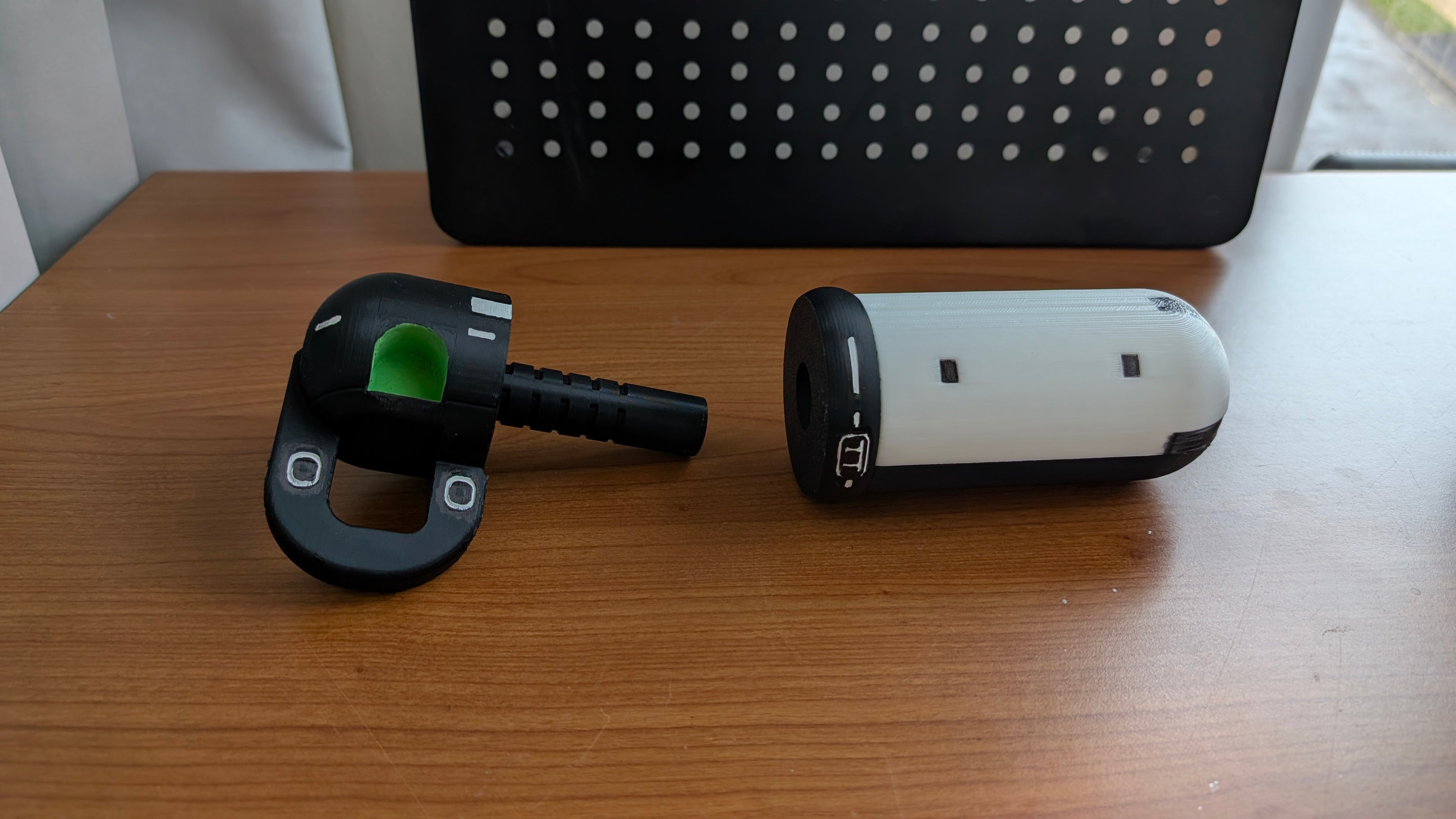 Marathon Smoke Grenade Prop – Handmade Sci-Fi Collectible